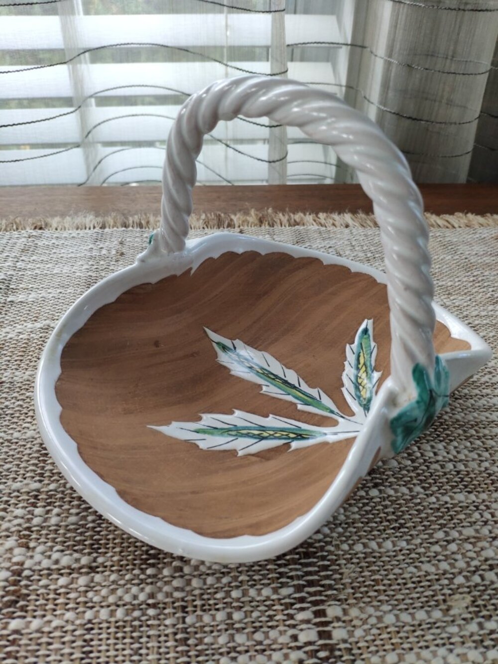 VTG Italian Majolica Hand Painted Basket Glazed Faux Wood Leaf Trinket Dish 7"